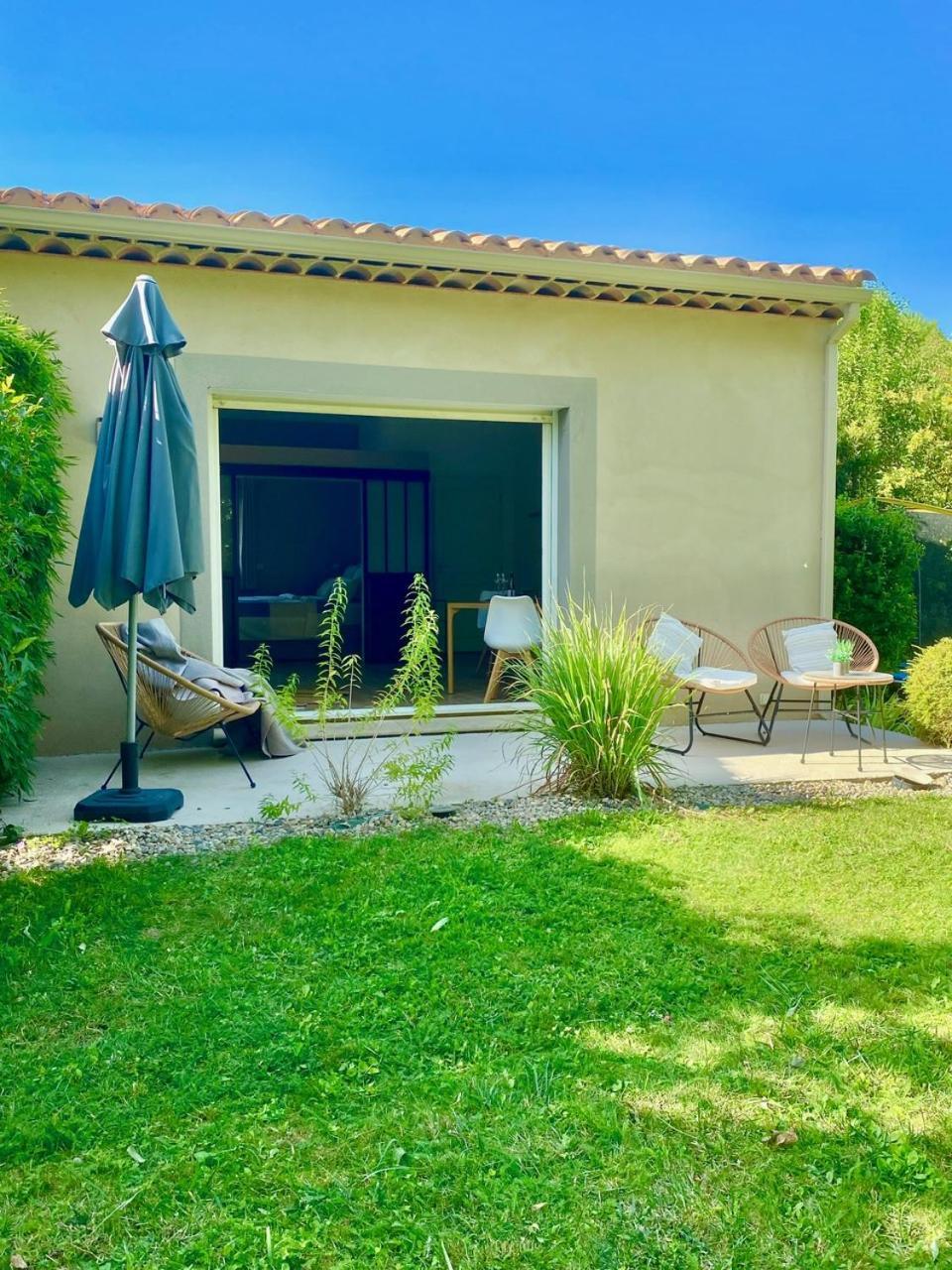 Appartement neuf et au calme proche Avignon Althen-des-Paluds Esterno foto