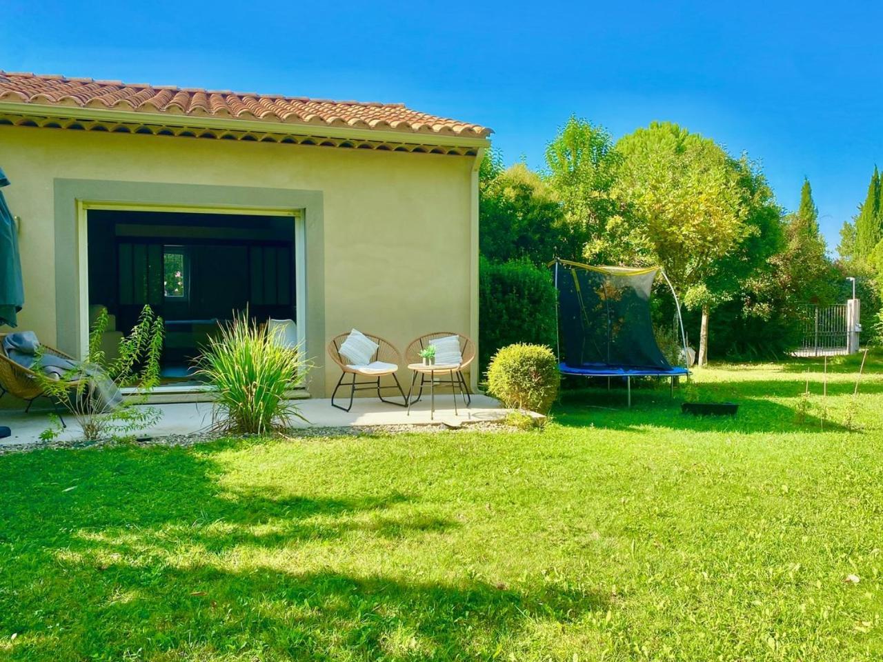 Appartement neuf et au calme proche Avignon Althen-des-Paluds Esterno foto