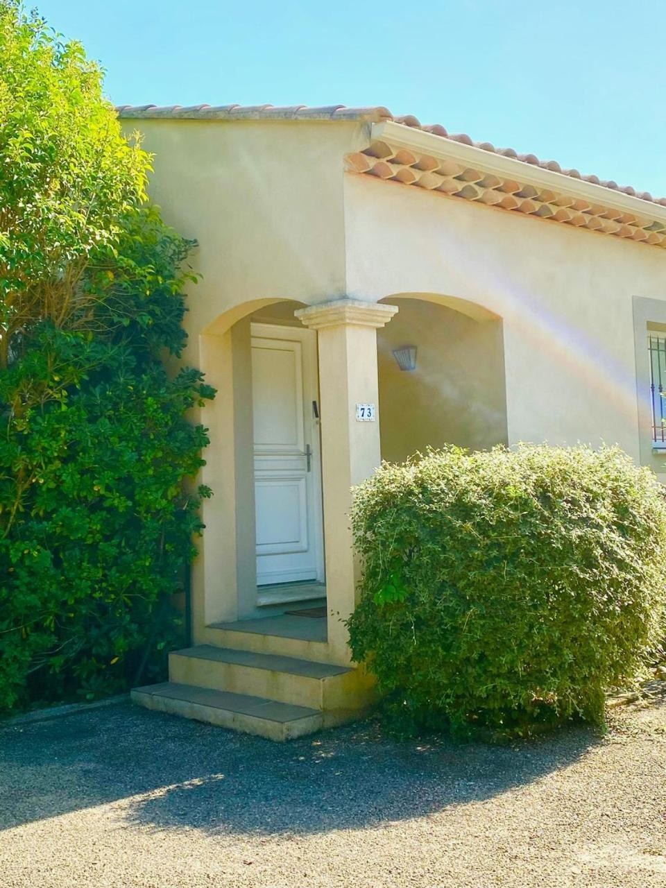 Appartement neuf et au calme proche Avignon Althen-des-Paluds Esterno foto